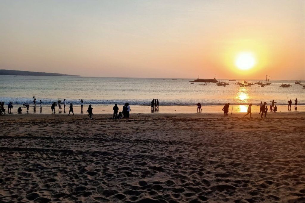 Things to do in bali - Jimbaran Beach