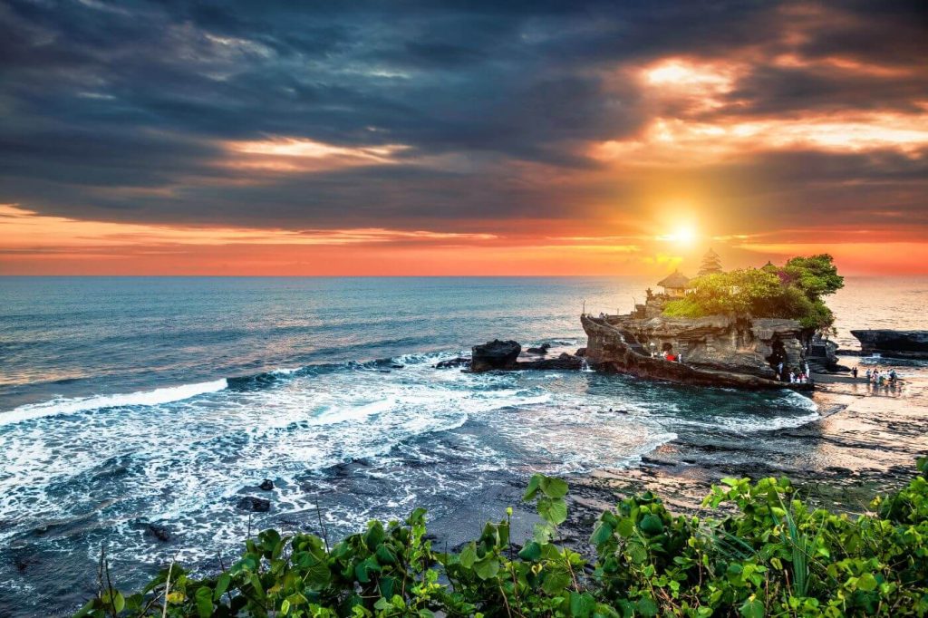 Things to do in bali - Tanah Lot Temple